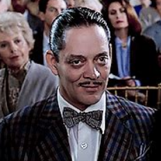 Gomez Addams par Raúl Juliá