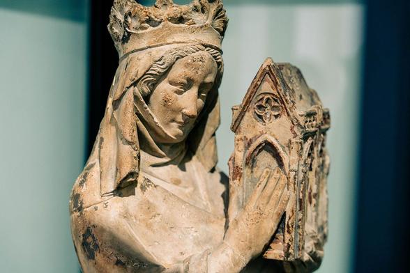 Statue de Jeanne de Navarre - exposée au sein de l'exposition